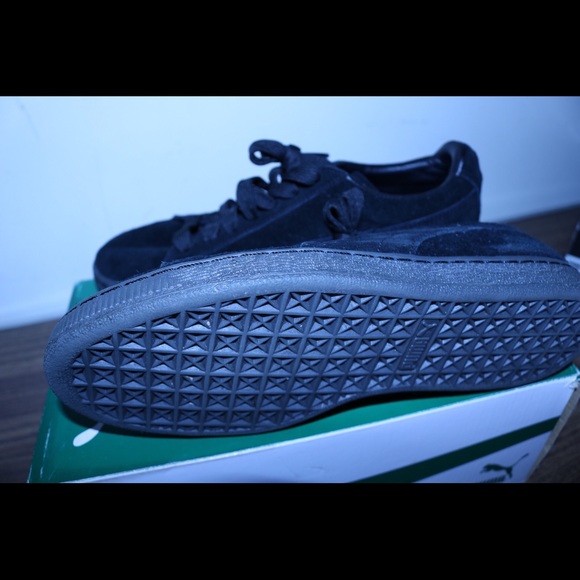 Black Suede Classic Puma Sneakers US size 6.5 - Picture 7 of 7